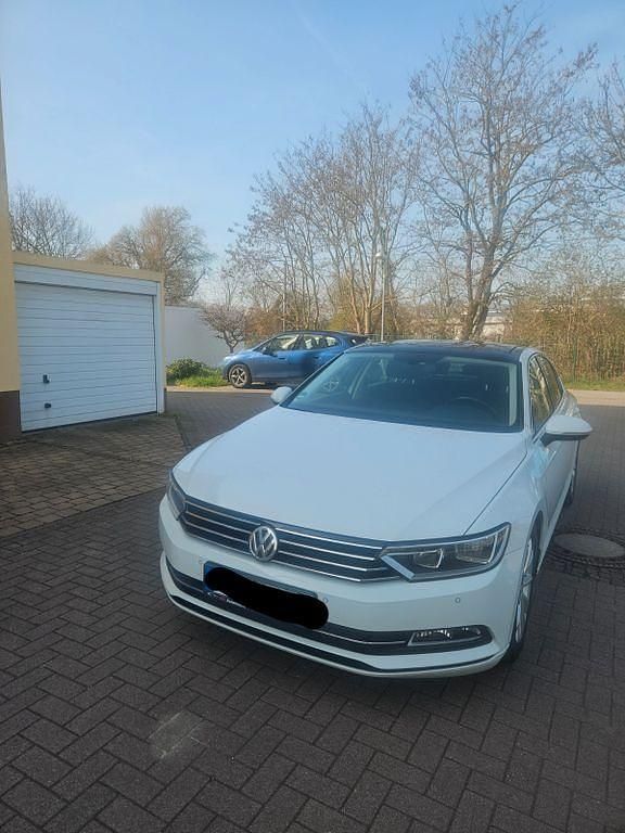 Gebraucht VW Passat Comfortline 125 PS (91 kW) 2015 Weiß Limousine