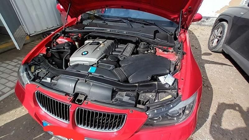 Gebraucht BMW 325 218 PS (160 kW) 2005 Rot Limousine