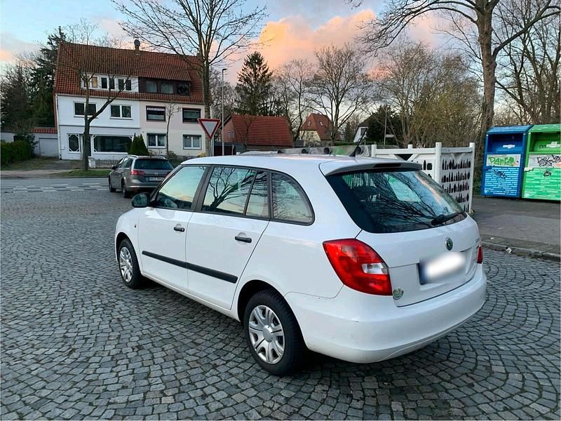 Gebraucht Skoda Fabia 75 PS (55 kW) 2011 Weiß Kombi