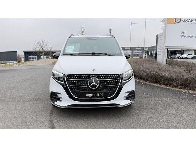 Gebraucht Mercedes V300 AMG 237 PS (174 kW) 2025 Weiß Van / Kleinbus