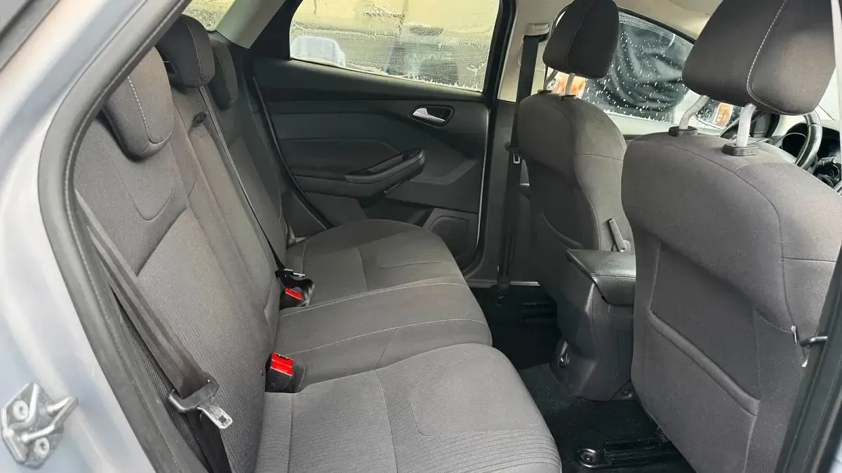 Gebraucht Ford Focus 95 PS (69 kW) 2014 Grau Kombi