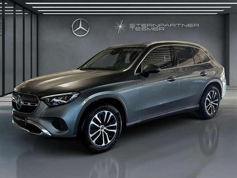 Metalliclack selenitgrau Gebraucht 2023 Mercedes GLC220 Avantgarde SUV | 48.630 € (Guter Preis) - Bild 1/3