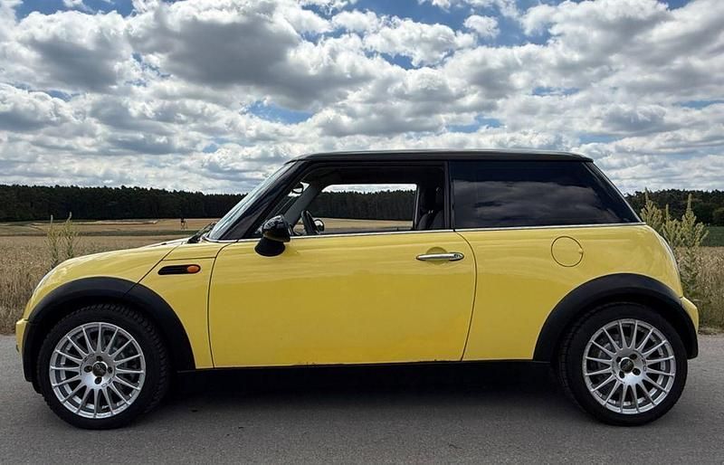 Gelb Gebraucht 2003 Mini Cooper Kleinwagen | 3.490 € - Bild 1/4