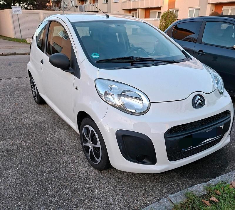 Weiß Gebraucht 2013 Citroën C1 Kleinwagen | 2.500 € (Guter Preis) - Bild 1/4