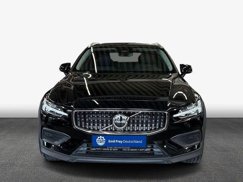 Gebraucht Volvo V60 CC Plus 197 PS (144 kW) 2024 Schwarz Kombi