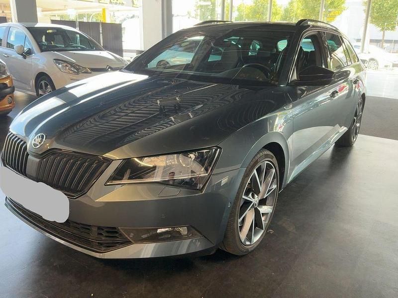 Grau Gebraucht 2017 Skoda Superb SportLine Limousine | 28.489 € (Teuer) - Bild 1/4