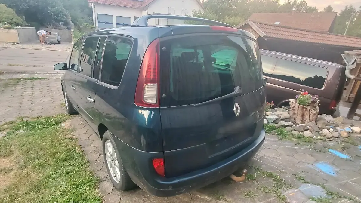 Gebraucht Renault Grand Espace 150 PS (110 kW) 2009 Grün Van / Kleinbus