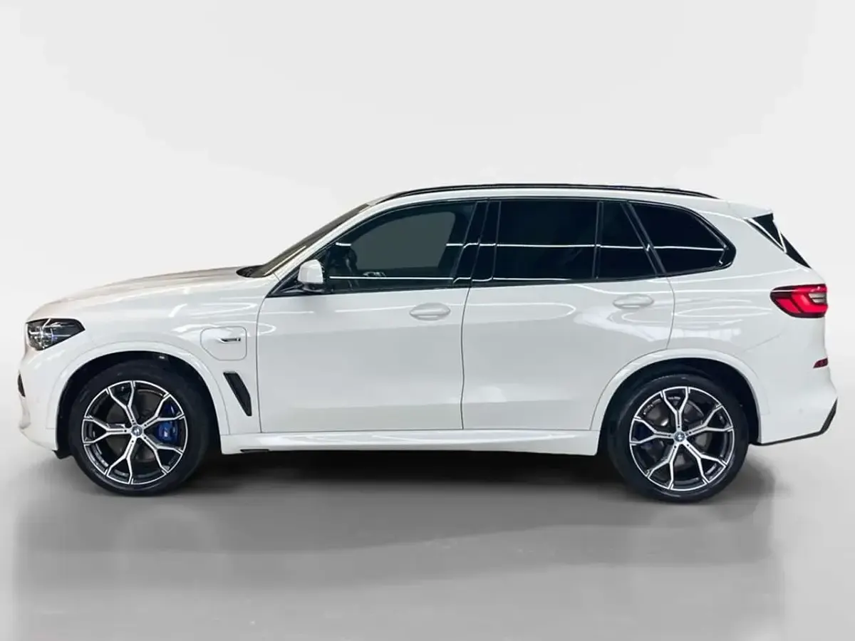 Gebraucht BMW X5 M M Sport 398 PS (292 kW) 2023 Alpinweiß uni SUV