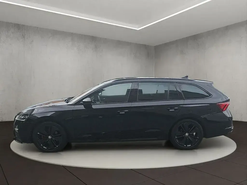 Gebraucht Skoda Octavia RS 200 PS (147 kW) 2022 Blackmagic perleffekt Kombi