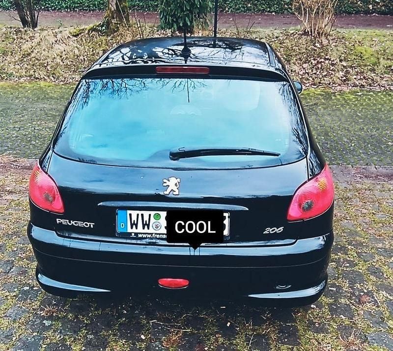 Gebraucht Peugeot 206 75 PS (55 kW) 2008 Schwarz Limousine
