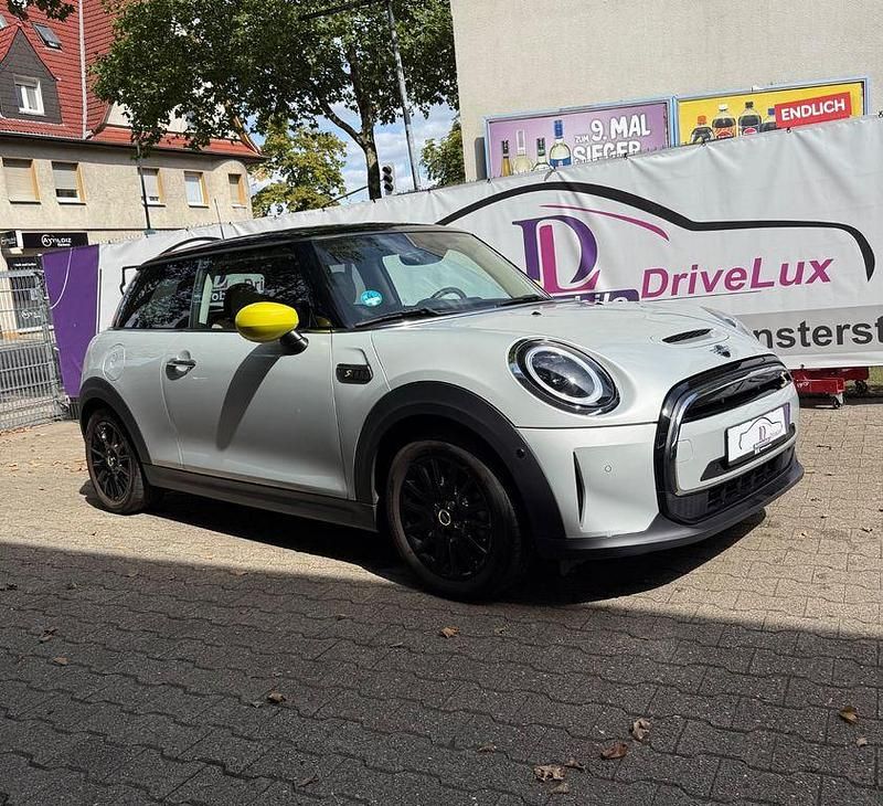Silber Gebraucht 2021 Mini Cooper SE Kleinwagen | 16.990 € (Fairer Preis) - Bild 1/4