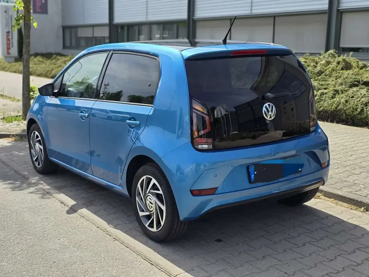 Usado VW up! Sound 75 CV (55 kW) 2017 Azul Utilitario