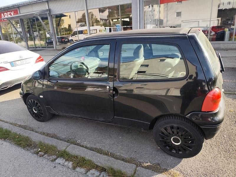 Second-hand Renault Twingo 75 CP (55 kW) 2003 Hatchback