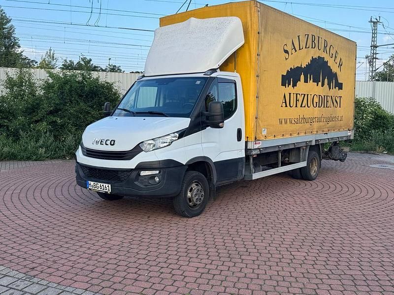 Weiß Gebraucht 2017 Iveco Daily | 26.999 € (Etwas zu teuer) - Bild 1/4