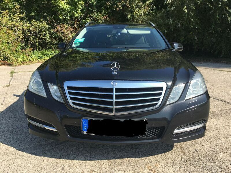 Schwarz metallic Gebraucht 2010 Mercedes E220 Kombi | 5.555 € (Teuer) - Bild 1/4