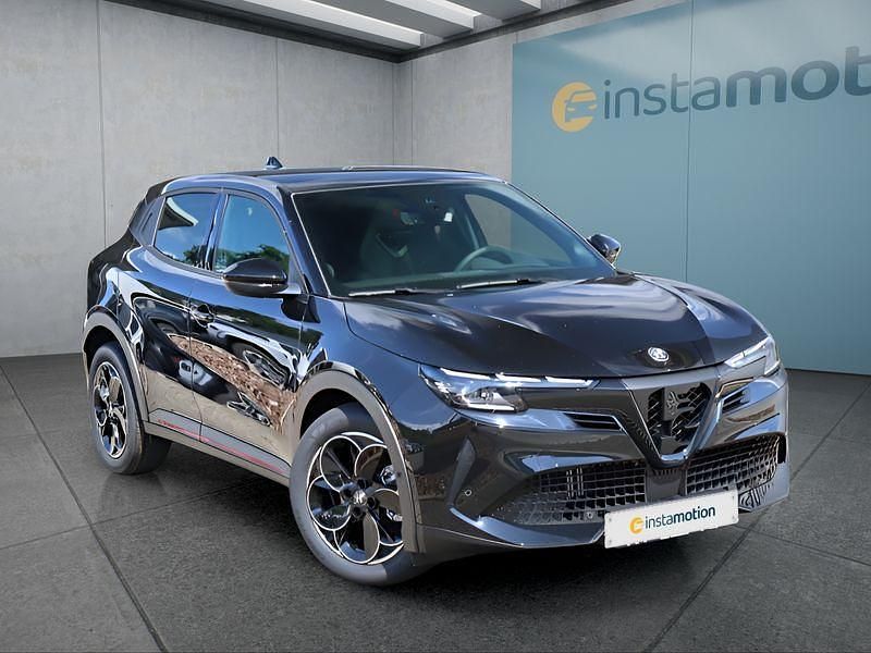 Schwarz Neu 2025 Alfa Romeo GT Junior SUV | 39.949 € (Teuer) - Bild 1/4