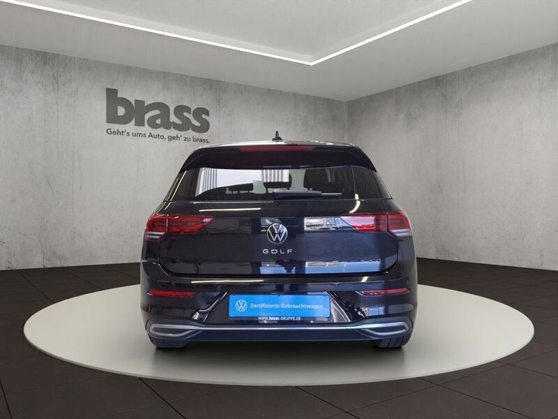 Gebraucht VW Golf VIII Active 116 PS (85 kW) 2022 Deep black perleffekt Limousine