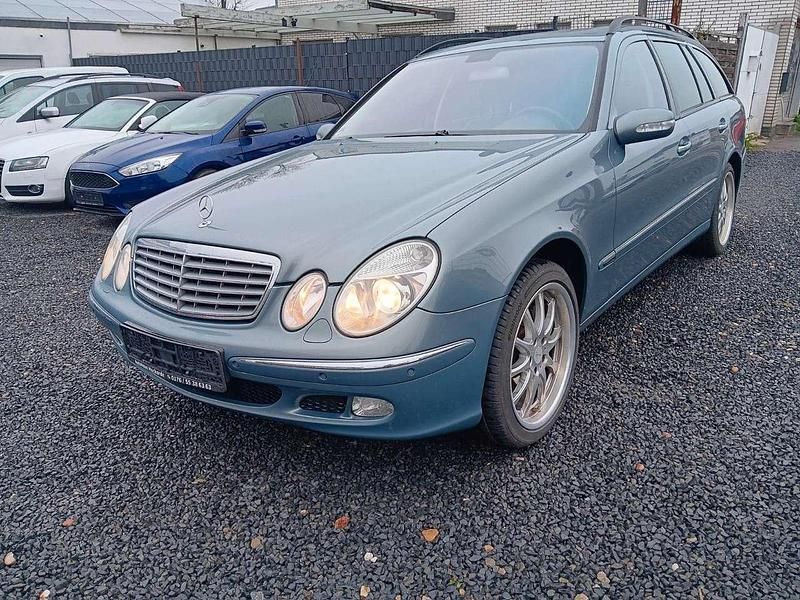 Grau Gebraucht 2004 Mercedes E200 Elegance Kombi | 3.399 € (Fairer Preis) - Bild 1/4
