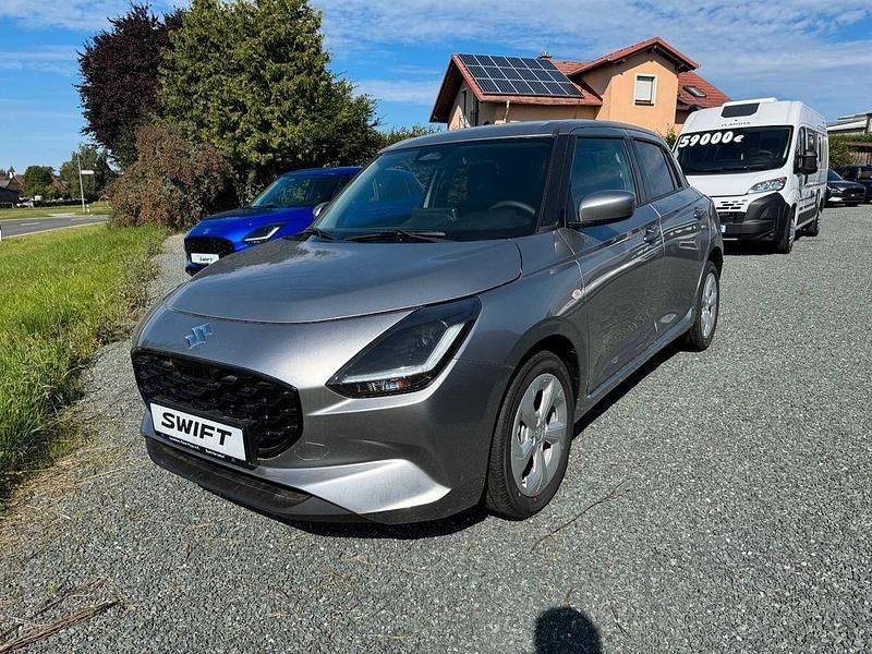 Grau Neu 2025 Suzuki Swift Comfort Kleinwagen | 18.730 € - Bild 1/4