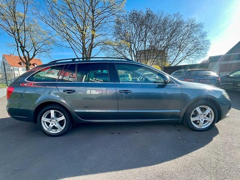 Gebraucht Skoda Superb Exclusive 140 PS (102 kW) 2015 Kombi