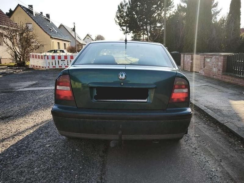 Gebraucht Skoda Octavia 75 PS (55 kW) 1998 Grün Limousine