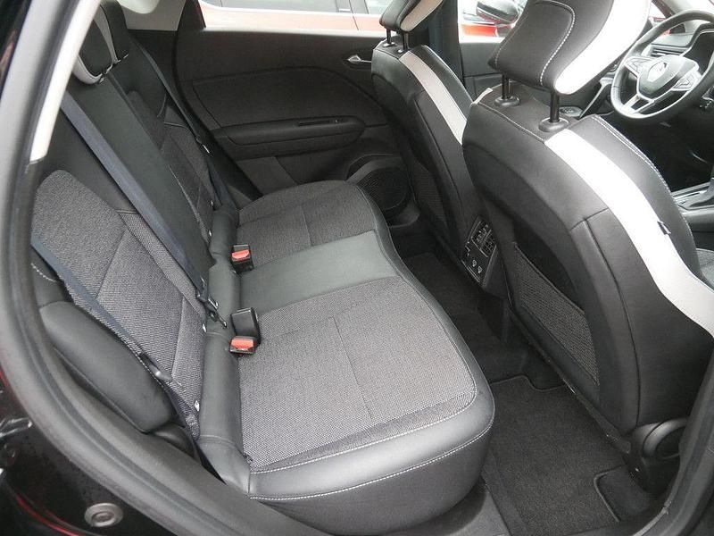 Używany Renault Captur Intens 140 KM (102 kW) 2022 Czarny SUV