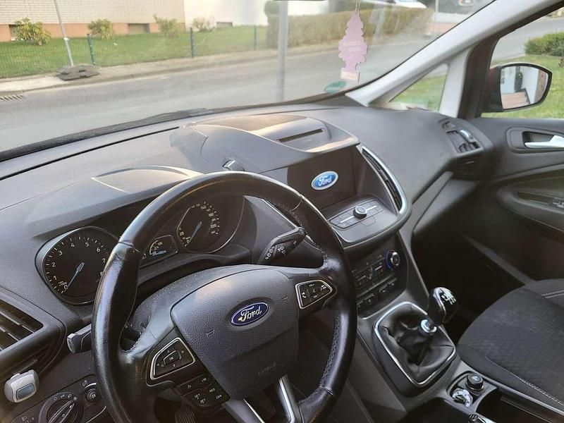 Gebraucht Ford C-MAX Business Edition 125 PS (91 kW) 2017 Rot Van / Kleinbus