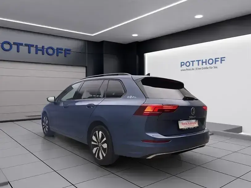 Gebraucht VW Golf VIII Goal 150 PS (110 kW) 2025 Blau Kombi