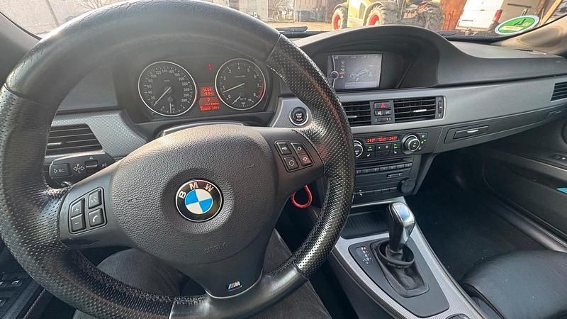 Gebraucht BMW 325 Cabriolet M Sport 218 PS (160 kW) 2010 Schwarz Cabrio