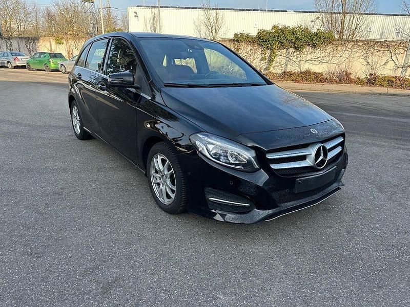 Gebraucht Mercedes B220 177 PS (130 kW) 2017 Schwarz Van / Kleinbus