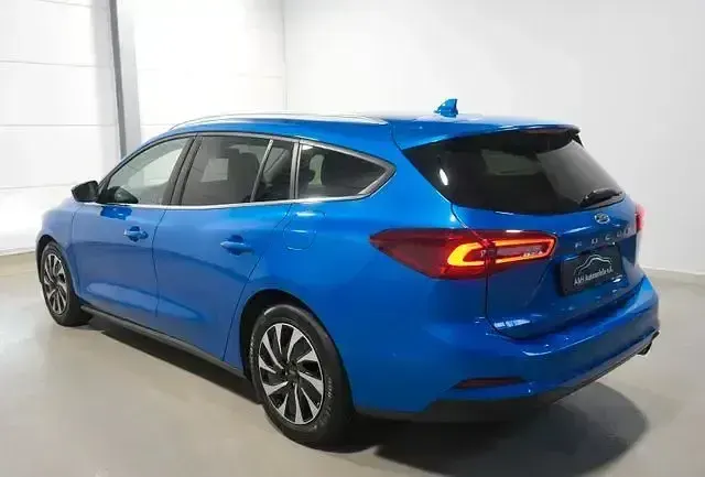 Gebraucht Ford Focus Titanium X 116 PS (85 kW) 2024 Blau Limousine