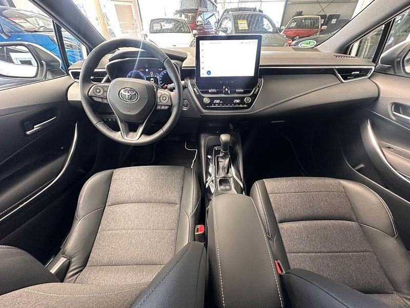 Gebraucht Toyota Corolla Hybrid Team 98 PS (72 kW) 2024 Schneeweiß Limousine