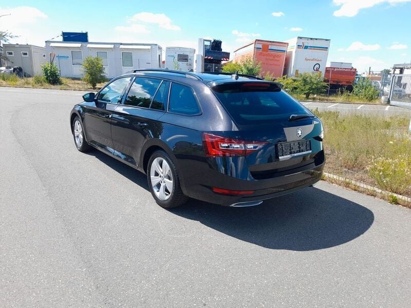 Gebraucht Skoda Superb SportLine 190 PS (139 kW) 2016 Schwarz Kombi
