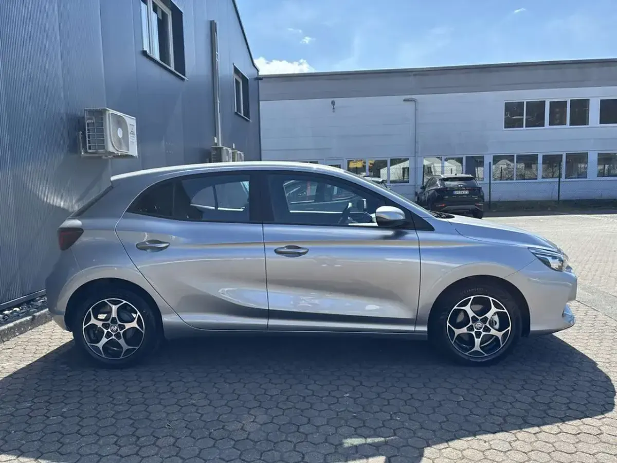Gebraucht MG MG3 Comfort 116 PS (85 kW) 2025 Cosmic silver Kleinwagen