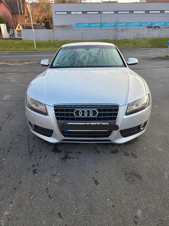 Silber Gebraucht 2011 Audi A5 Sportback Sport Kleinwagen | 9.000 € (Etwas zu teuer) - Bild 1/4