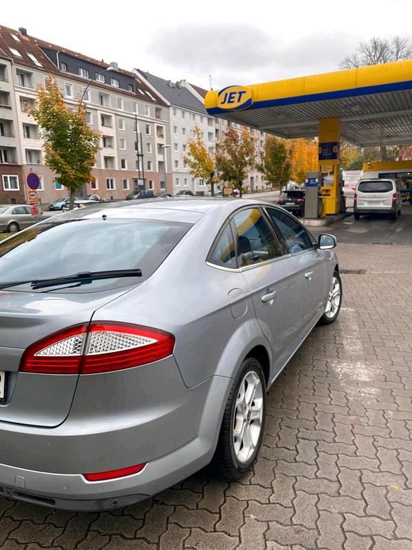 Gebraucht Ford Mondeo 146 PS (107 kW) 2008 Silber Limousine