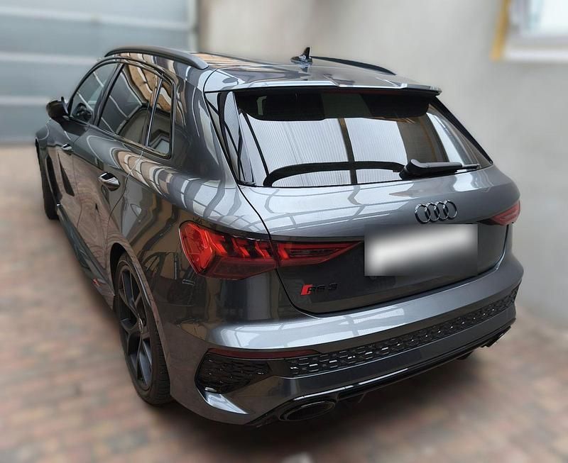 Gebraucht Audi RS3 Ambiente 400 PS (294 kW) 2023 Grau Limousine