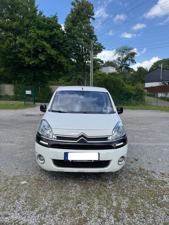Weiß Gebraucht 2013 Citroën Berlingo Van / Kleinbus | 6.750 € (Fairer Preis) - Bild 1/4