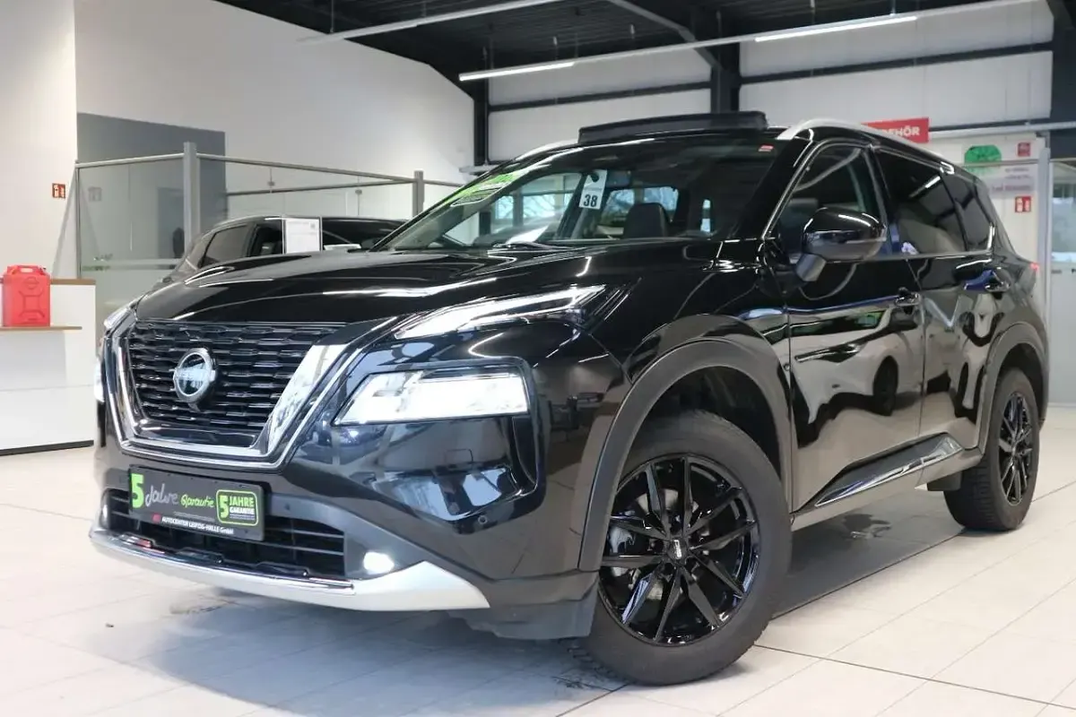 Gebraucht Nissan X-Trail Tekna 163 PS (119 kW) 2023 Black pearl metallic SUV