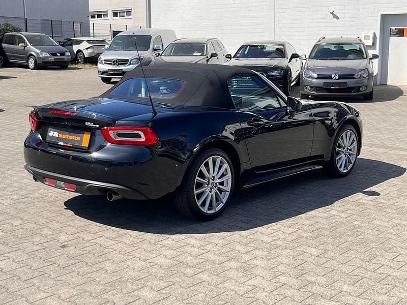 Gebraucht Fiat 124 Spider Lusso 140 PS (102 kW) 2017 Schwarz Cabrio