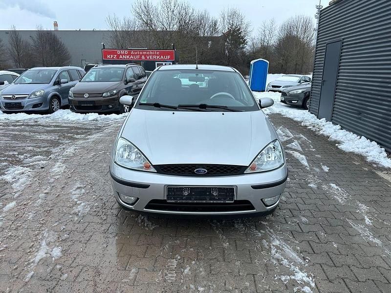 Gebraucht Ford Focus Ambiente 101 PS (74 kW) 2003 Silber Limousine