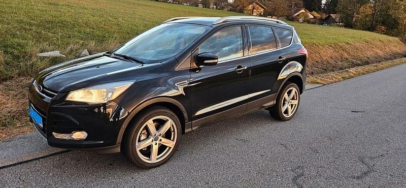 Schwarz Gebraucht 2014 Ford Kuga Titanium SUV | 8.500 € (Superpreis) - Bild 1/4