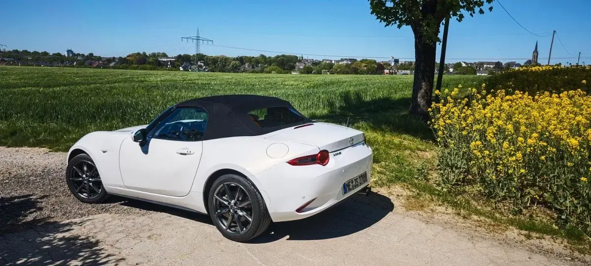 Używany Mazda MX5 Exclusive-Line 160 KM (117 kW) 2016 Biały Kabriolet