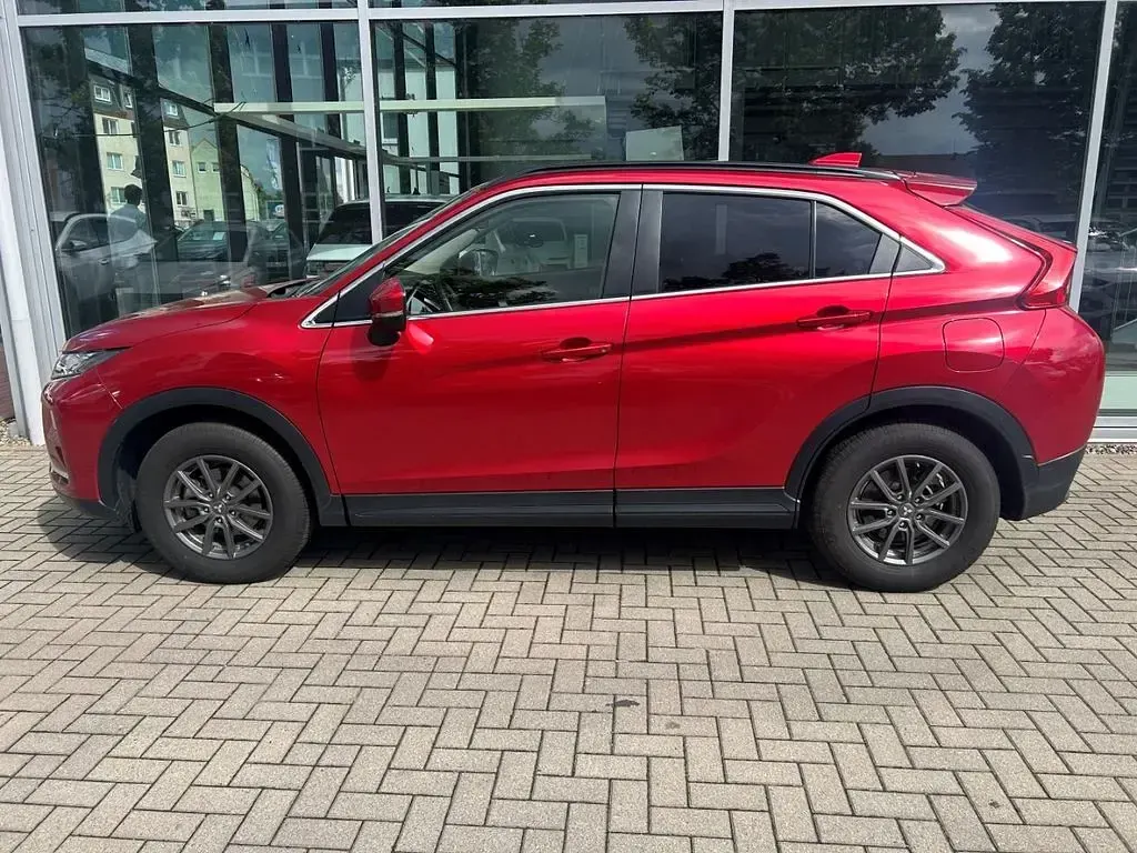 Gebraucht Mitsubishi Eclipse Cross Basis 163 PS (119 kW) 2019 Rot SUV