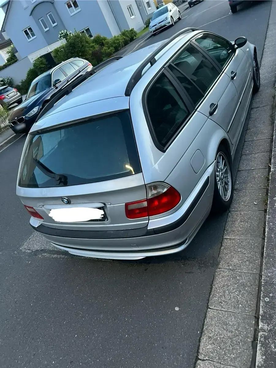 Gebraucht BMW 320 150 PS (110 kW) 2003 Silber Kombi