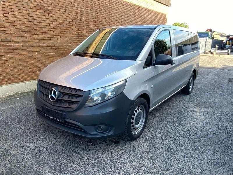 Grau Gebraucht 2016 Mercedes Vito Van / Kleinbus | 19.100 € (Etwas zu teuer) - Bild 1/4