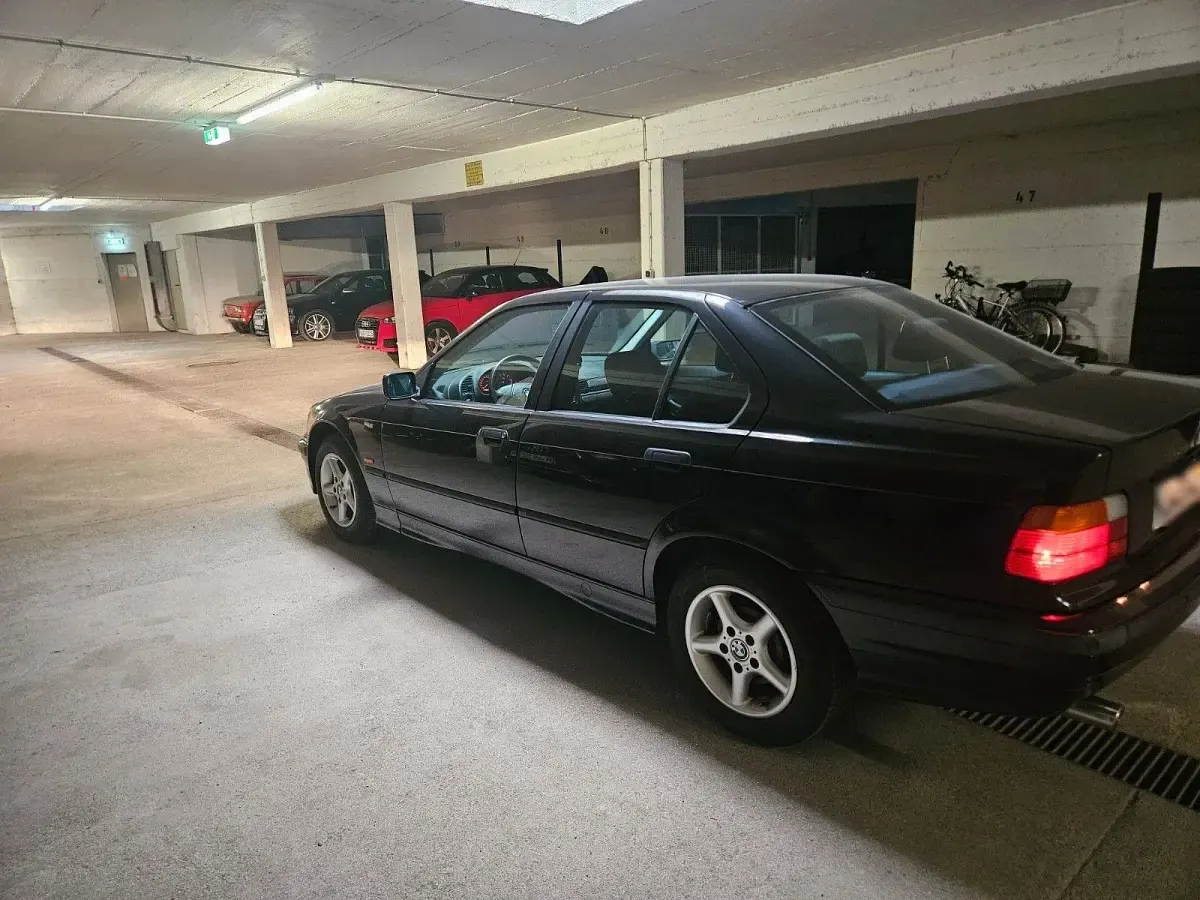 Gebraucht BMW 316 102 PS (75 kW) 1997 Schwarz Limousine