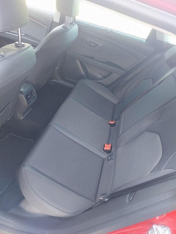 Second-hand Seat Leon XCELLENCE 150 CP (110 kW) 2020 Roșu Berlinǎ