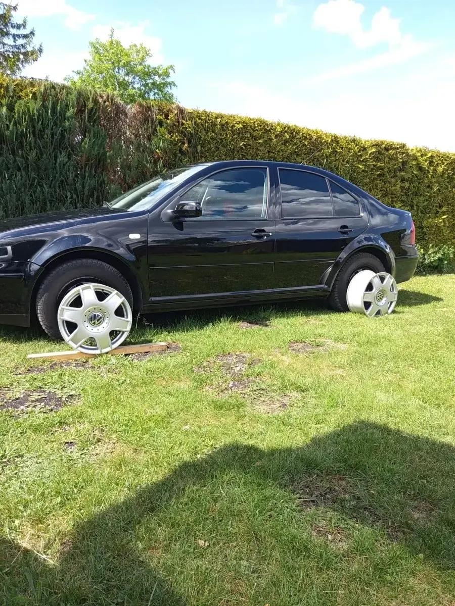 Gebraucht VW Bora 102 PS (75 kW) 2000 Schwarz Limousine
