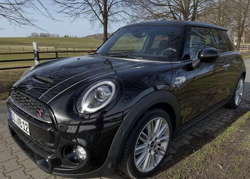 Schwarz Gebraucht 2019 Mini John Cooper Works Kleinwagen | 19.800 € (Guter Preis) - Bild 1/3